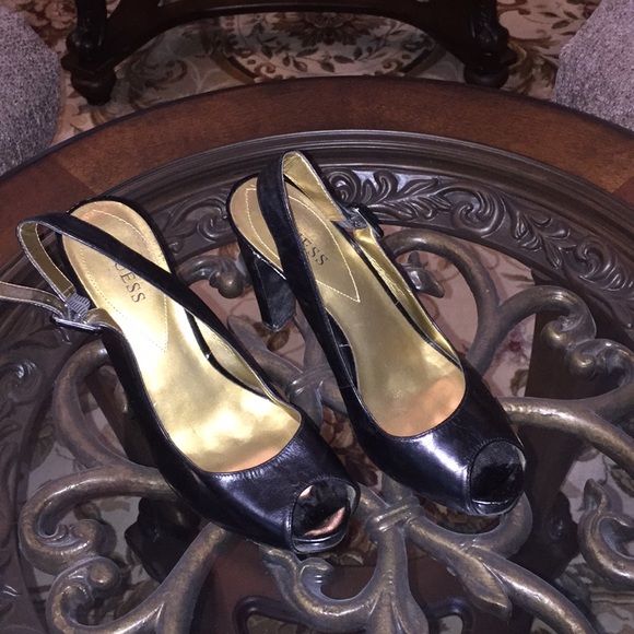 ❤️Guess leather peep toe heels - Picture 2 of 4